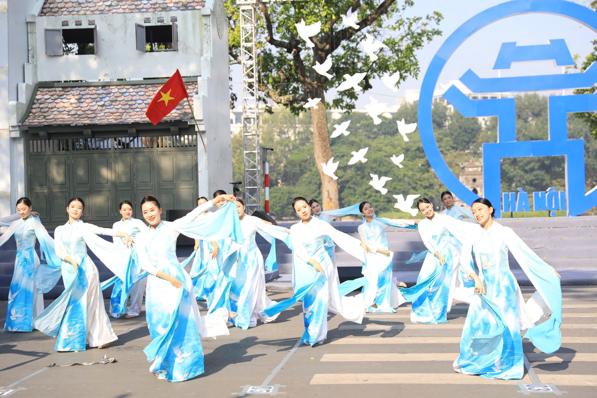 TÁI HIỆN HÀ NỘI - NGÀY TRỞ VỀ CHIẾN THẮNG- Ảnh 20.