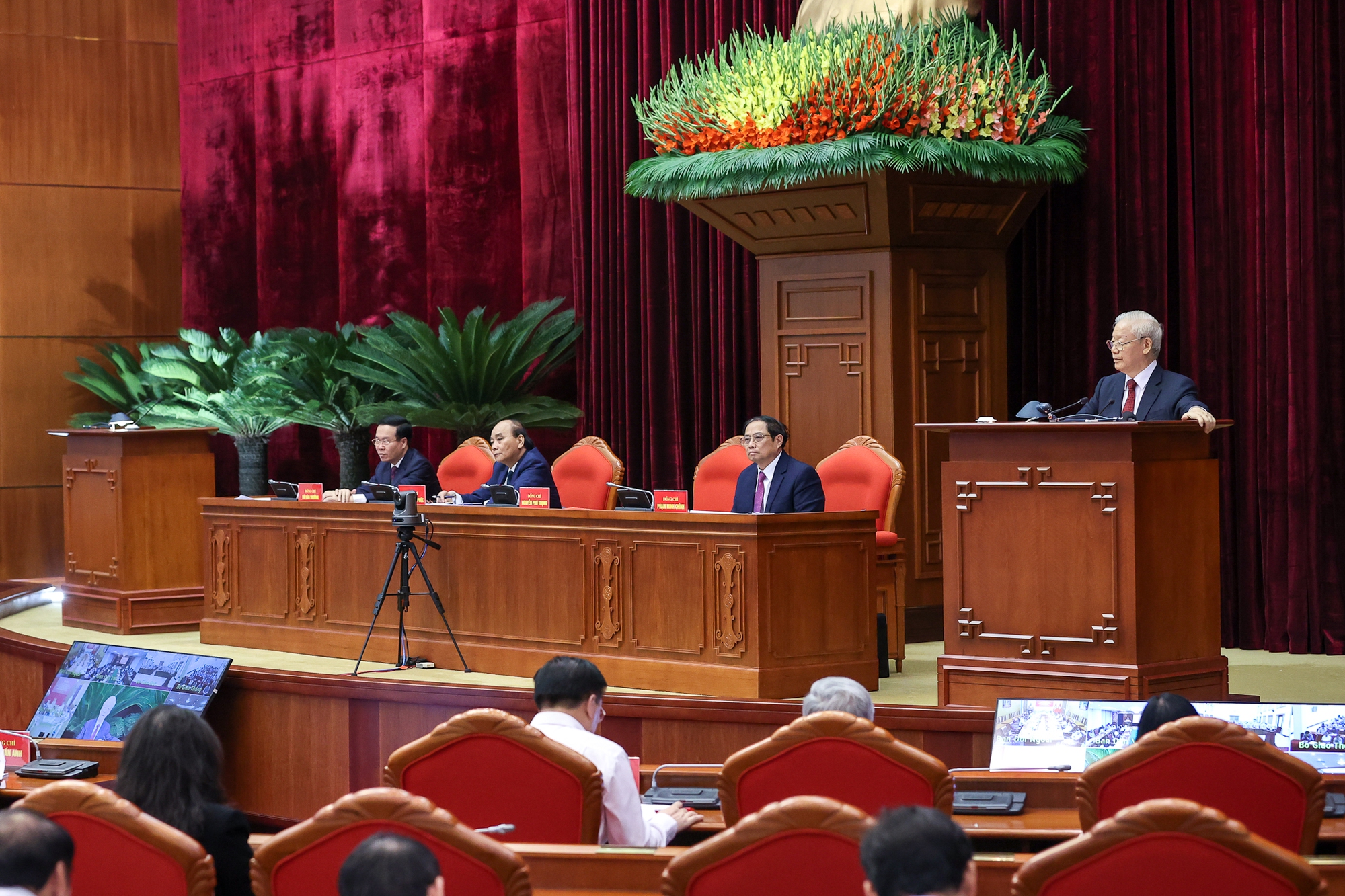 TOÀN VĂN: Phát biểu của Tổng Bí thư Nguyễn Phú Trọng tại Hội nghị triển khai Nghị quyết số 30-NQ/TW về phát triển vùng Đồng bằng sông Hồng - Ảnh 2.