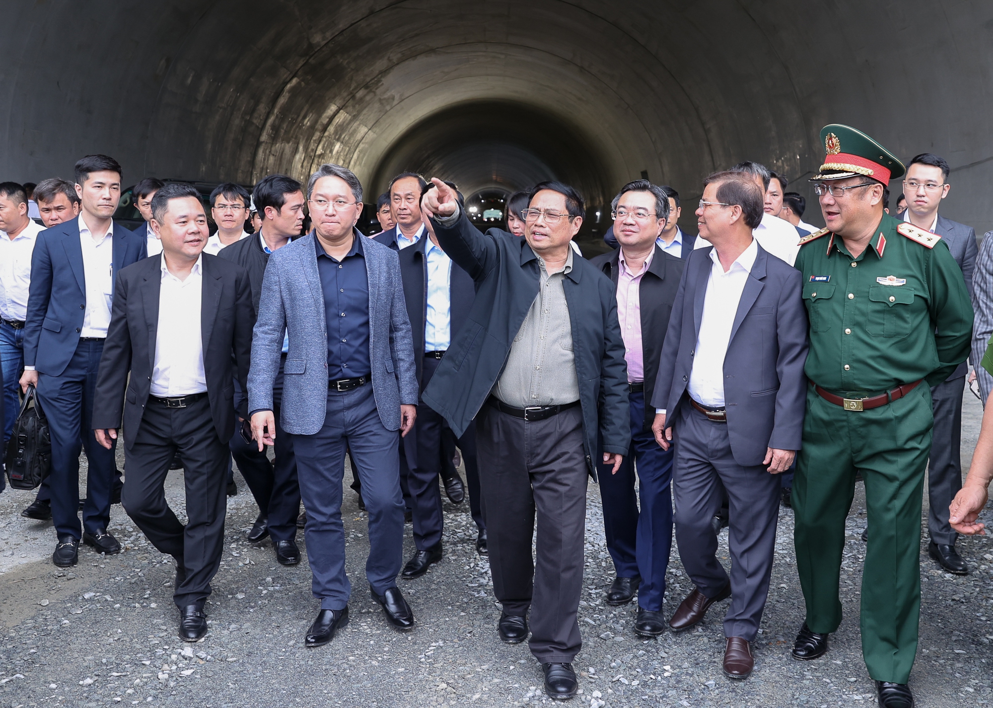 Thủ tướng Phạm Minh Chính biểu dương cao tốc Nha Trang-Cam Lâm vượt tiến độ 3 tháng - Ảnh 2.