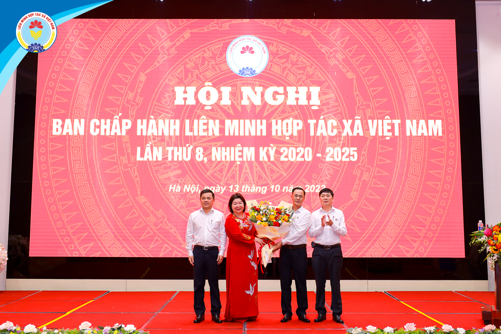 Tân Bí thư Đảng đoàn được bầu giữ chức Chủ tịch Liên minh HTX Việt Nam - Ảnh 4.