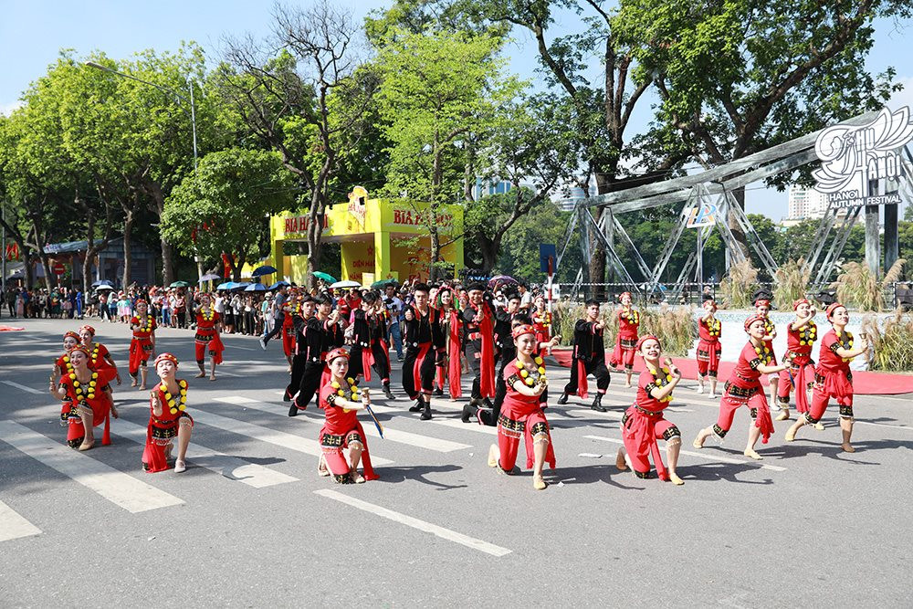 Khai mạc Festival Thu Hà Nội năm 2023 - Ảnh 17.