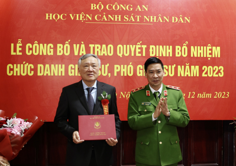 Chánh án Tòa án nhân dân tối cao Nguyễn Hòa Bình được bổ nhiệm chức danh Giáo sư Học viện Cảnh sát nhân dân- Ảnh 1.