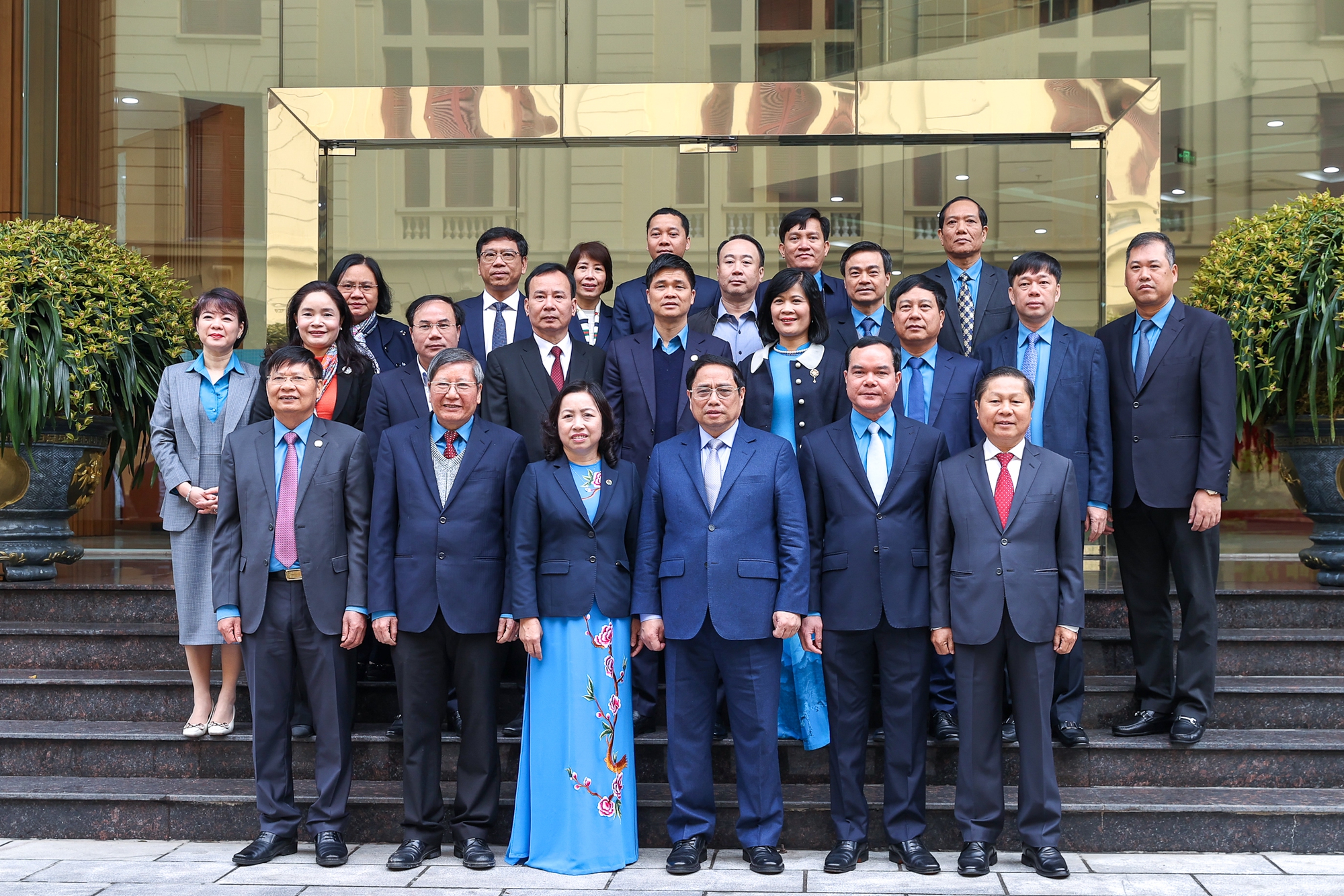 Thủ tướng giao Bộ Nội vụ nghiên cứu hoàn thiện các nội dung cải cách chính sách tiền lương và phụ cấp mới - Ảnh 8.
