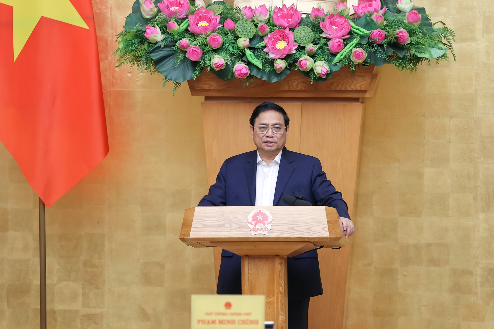 Quyết liệt, nỗ lực, hiệu quả hơn nữa trong xây dựng và hoàn thiện thể chế - Ảnh 5. Quyết liệt, nỗ lực, hiệu quả hơn nữa trong xây dựng và hoàn thiện thể chế - Ảnh 5.