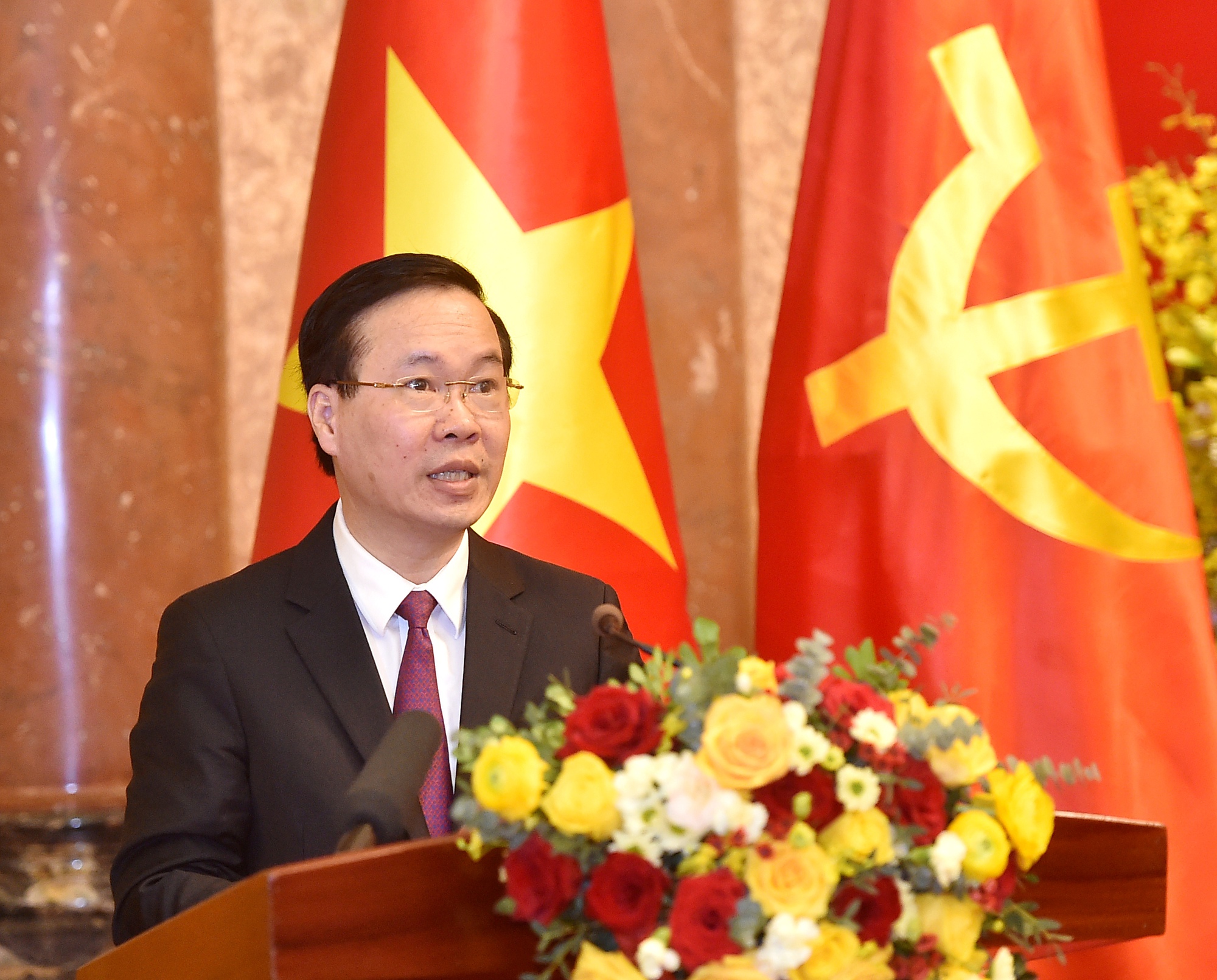 Bàn giao công tác Chủ tịch nước giữa đồng chí Nguyễn Xuân Phúc và đồng chí Võ Thị Ánh Xuân - Ảnh 1.