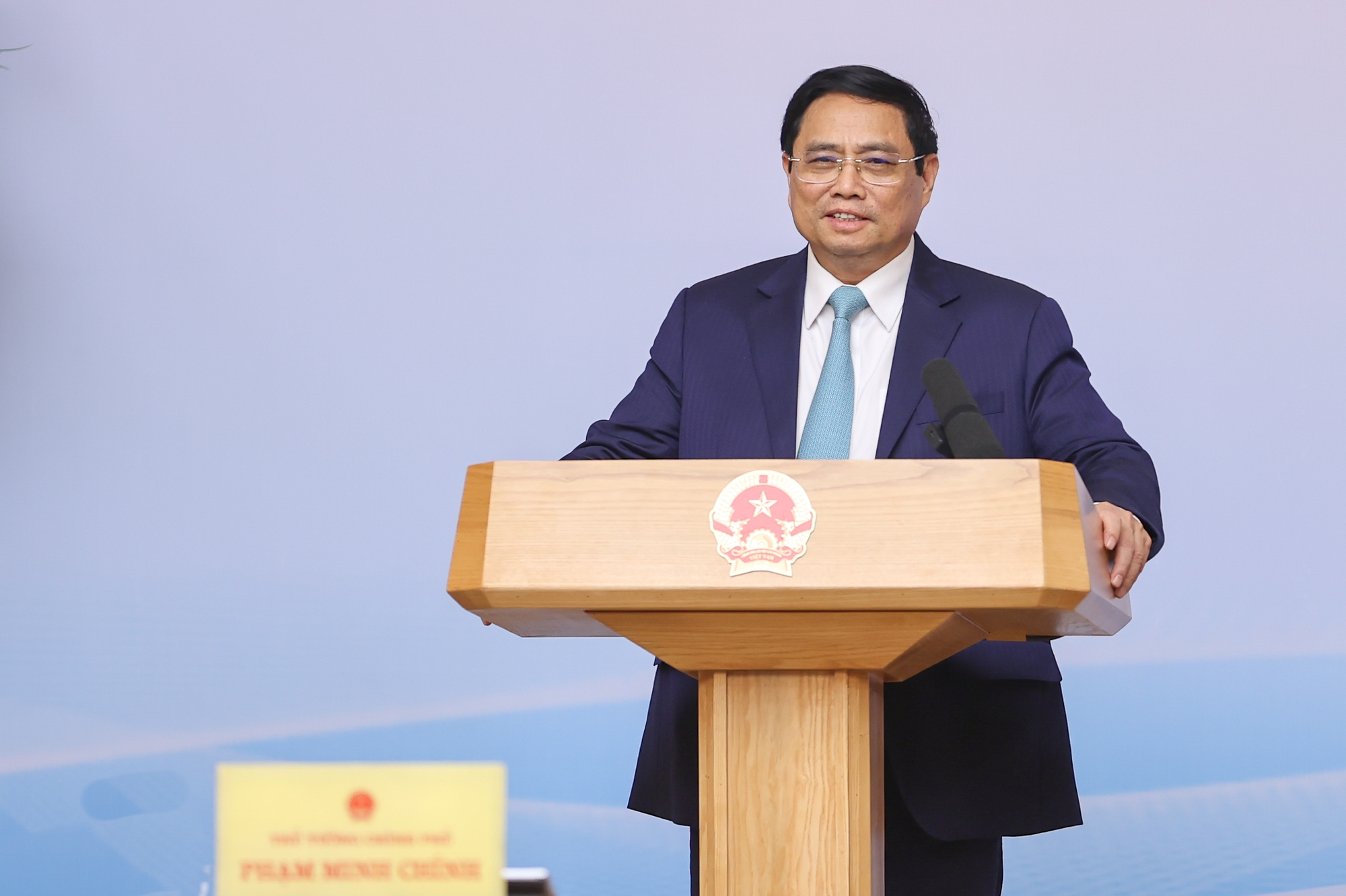 Thủ tướng: Đưa Việt Nam vào nhóm 30 quốc gia hàng đầu thế giới về năng lực cạnh tranh du lịch - Ảnh 1.