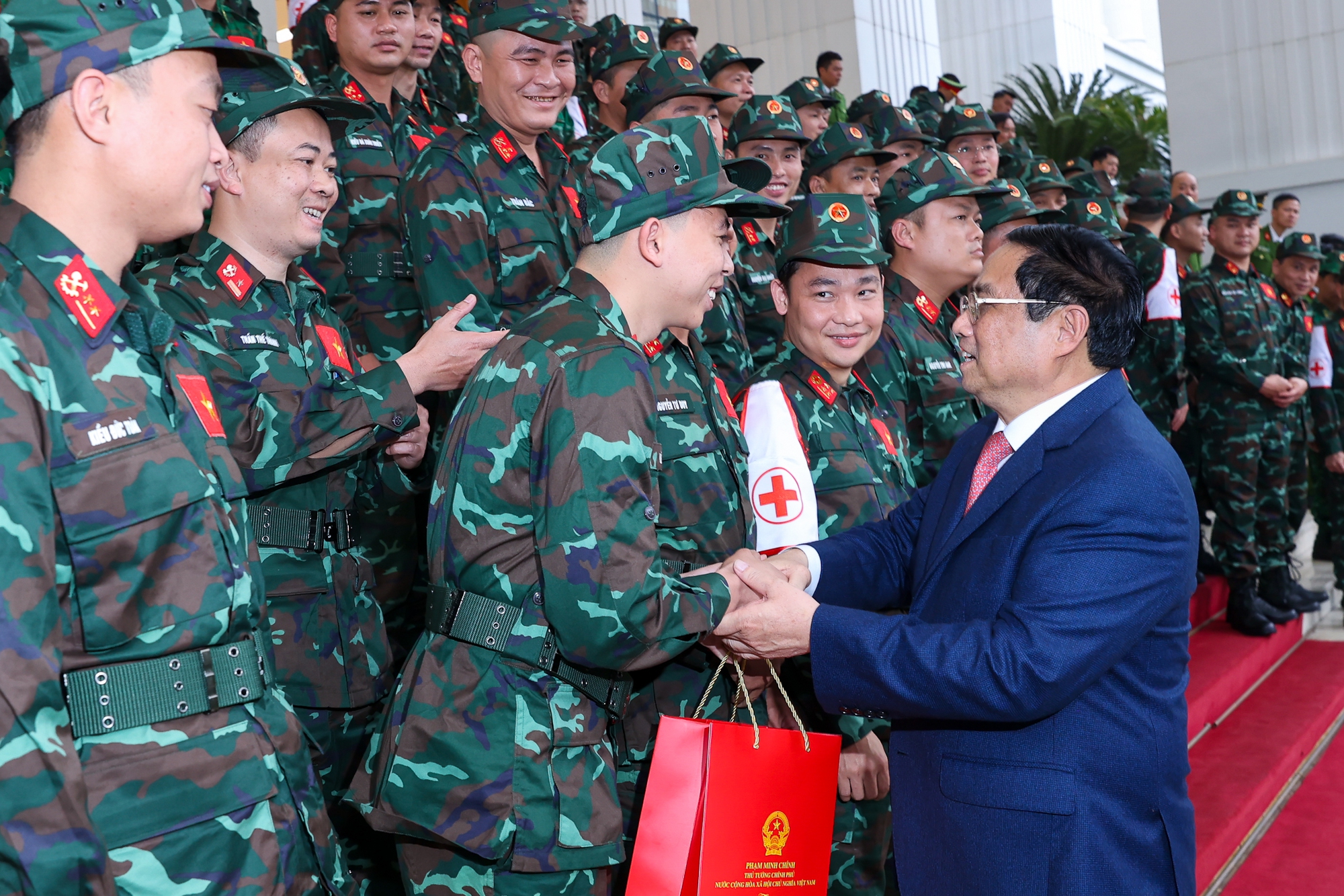 Khẳng định một Việt Nam nghĩa tình, trách nhiệm, đoàn kết quốc tế cao cả - Ảnh 9.