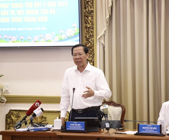 Chủ tịch UBND TPHCM Phan Văn Mãi: Không để một vấn đề mà văn bản “chạy ra chạy vào” nhiều lần - Ảnh 9.