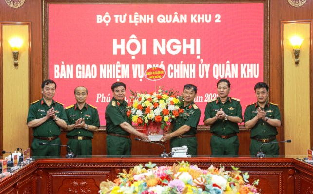 Bổ nhiệm Thiếu tướng Trần Ngọc Tuấn giữ chức vụ Chính ủy Bộ Tư lệnh Thủ đô Hà Nội