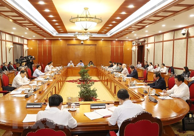 Bộ Chính trị, Ban Bí thư quyết định kiểm tra 30 tổ chức đảng về công tác cán bộ; phòng chống tham nhũng, lãng phí - Ảnh 2.