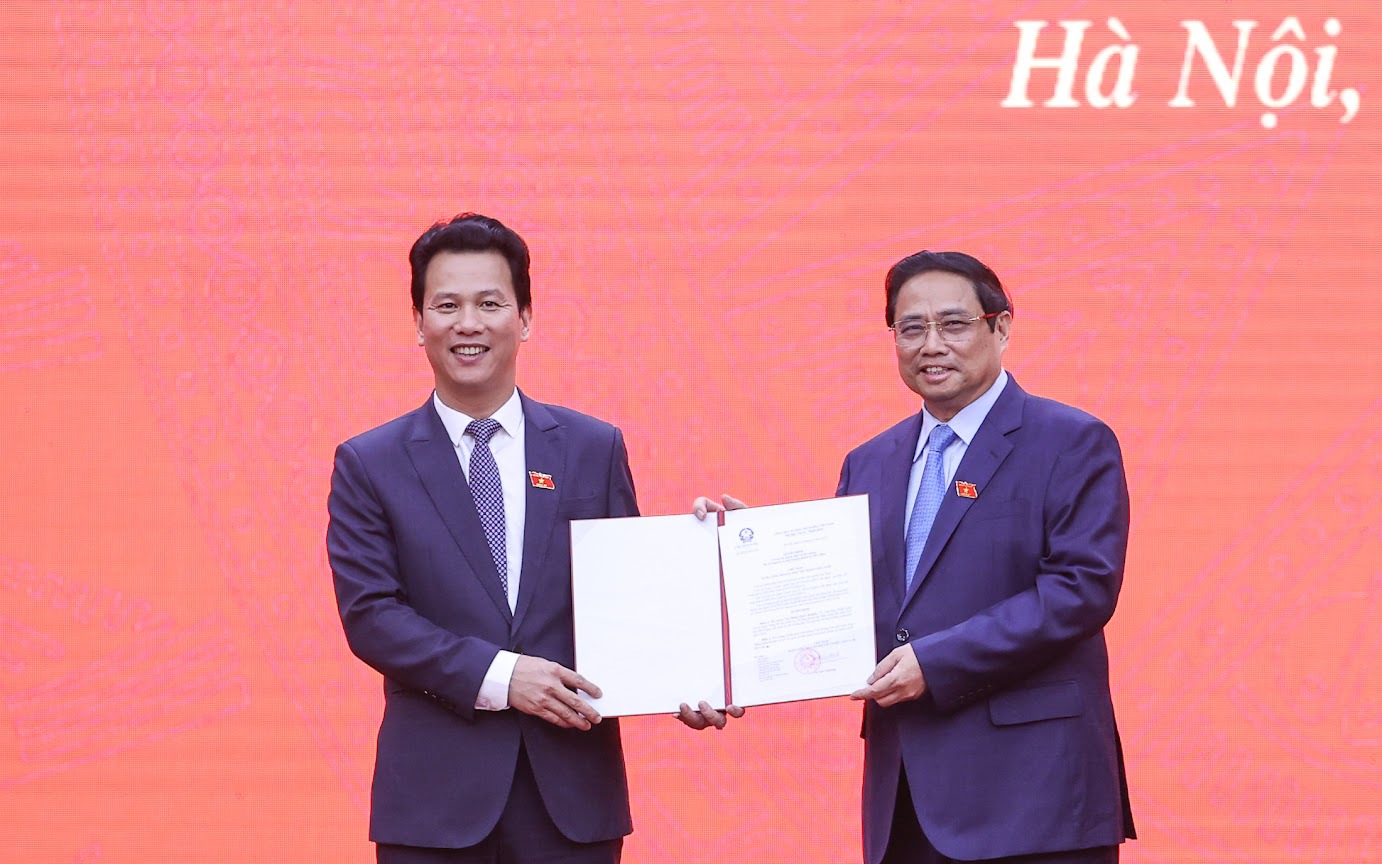 Thủ tướng Phạm Minh Chính trao quyết định bổ nhiệm và giao trọng trách cho tân Bộ trưởng Đặng Quốc Khánh