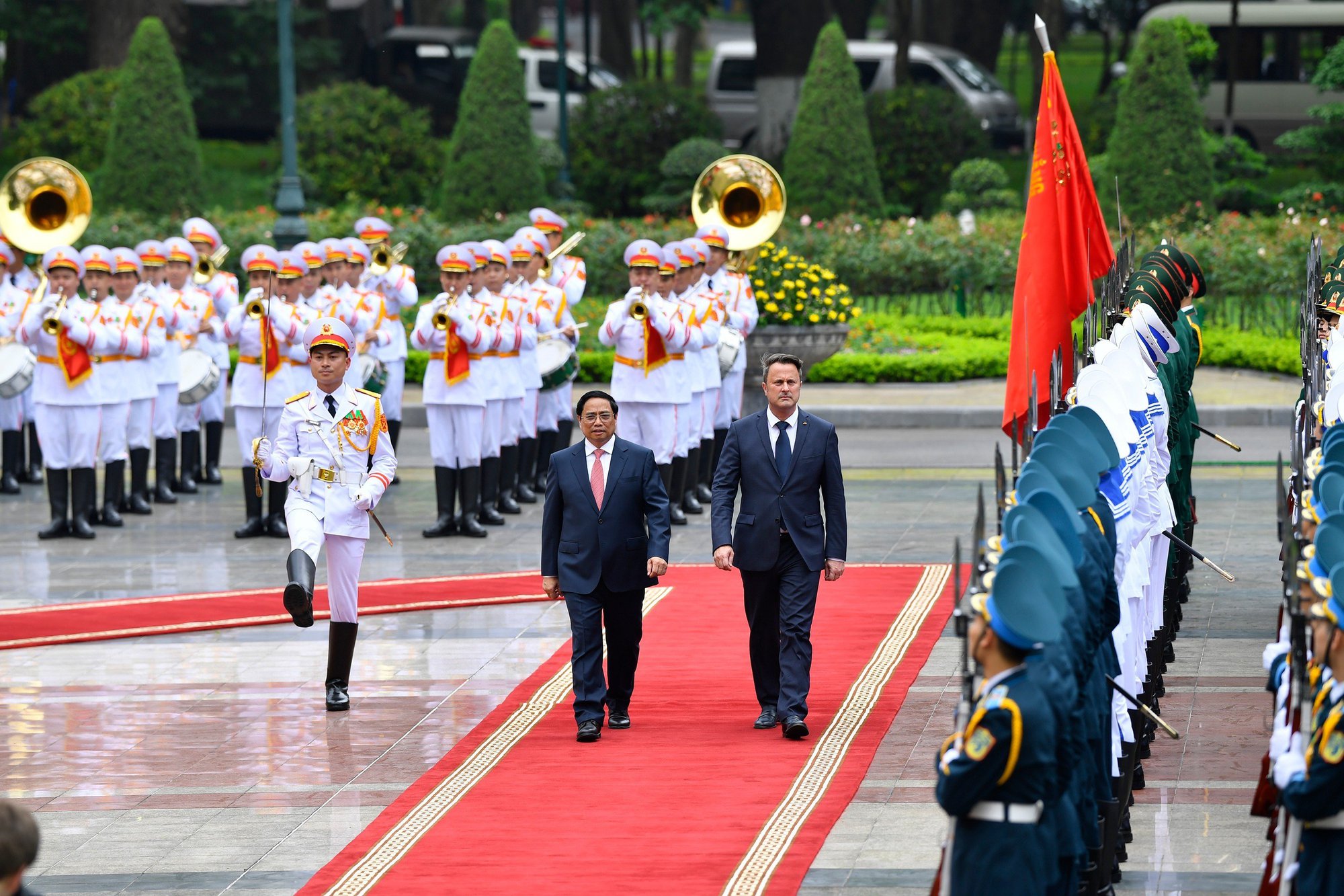 Thủ tướng Luxembourg Xavier Bettel: Chúng tôi luôn sát cánh bên Việt Nam! - Ảnh 2.