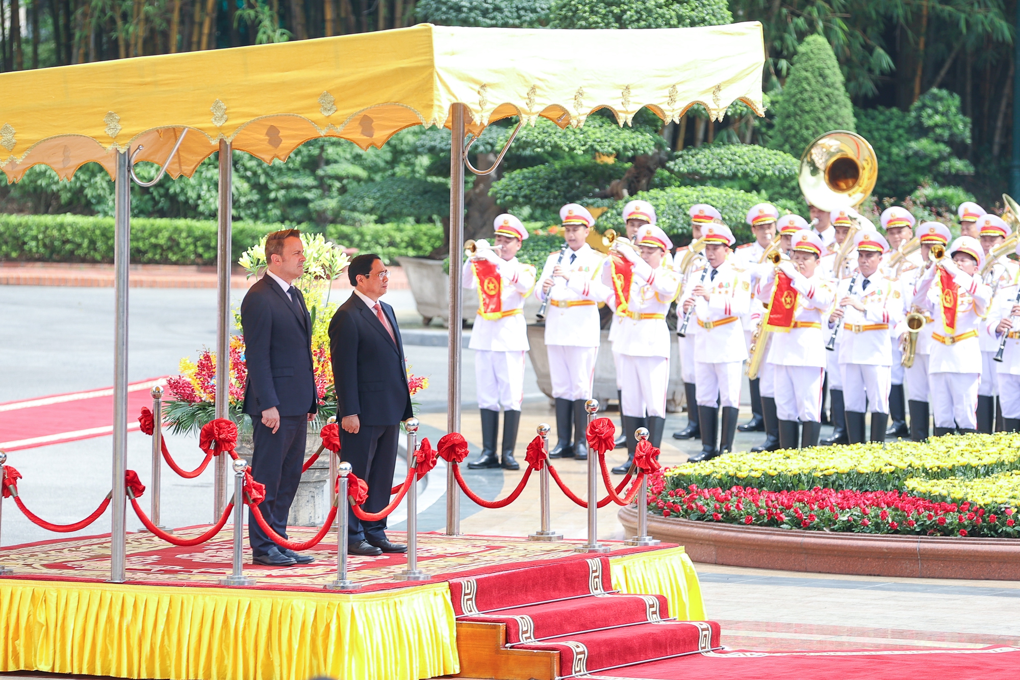 Thủ tướng Luxembourg Xavier Bettel: Chúng tôi luôn sát cánh bên Việt Nam! - Ảnh 1.