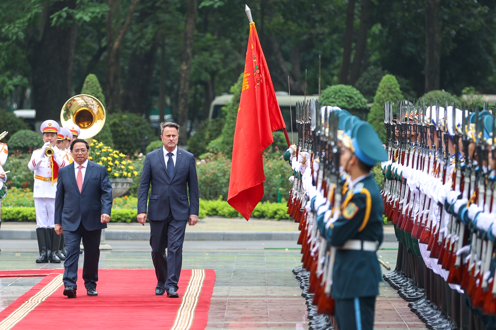 Thủ tướng Luxembourg Xavier Bettel: Chúng tôi luôn sát cánh bên Việt Nam! - Ảnh 3.