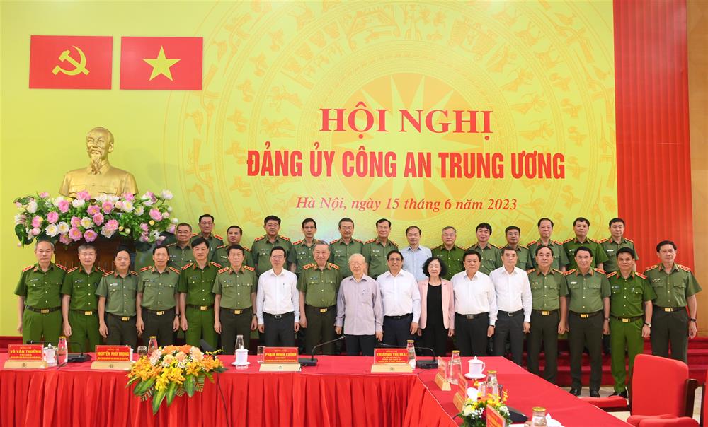 Tổng Bí thư Nguyễn Phú Trọng: Đảng ủy Công an Trung ương khẩn trương tập trung lãnh đạo, chỉ đạo hoàn thành 8 nhiệm vụ cần làm ngay - Ảnh 10.