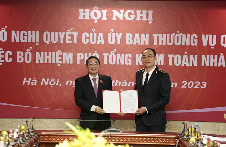 Ủy ban Thường vụ Quốc hội bổ nhiệm nhân sự mới - Ảnh 1.