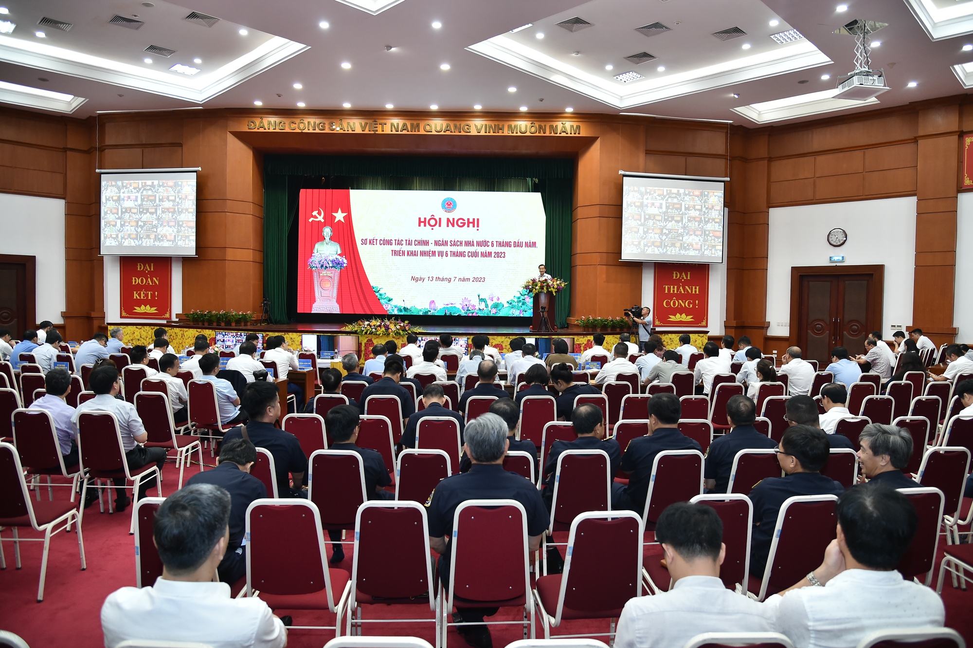 Phó Thủ tướng Lê Minh Khái: Khẩn trương vận hành sàn giao dịch trái phiếu doanh nghiệp - Ảnh 1.