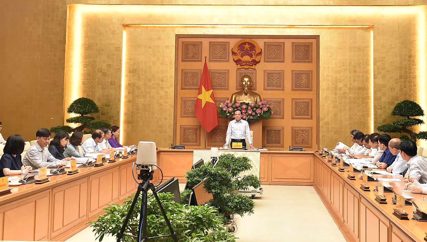Phó Thủ tướng Trần Lưu Quang: Trước 10/8, phải ban hành 2 thông tư làm căn cứ xây dựng Đề án vị trí việc làm công chức, viên chức - Ảnh 2.