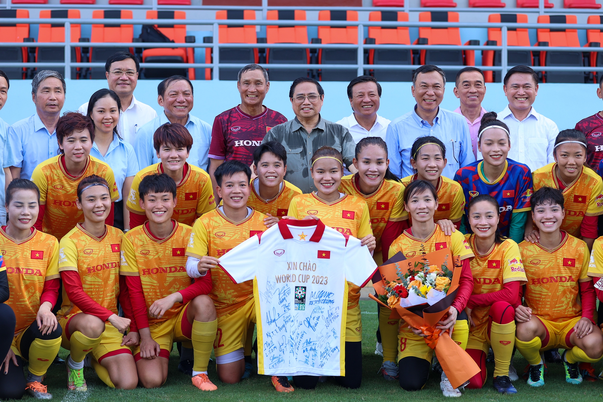 Thủ tướng: Tạo điều kiện tốt nhất cho các 'cô gái kim cương' tranh tài tại World Cup - Ảnh 10.