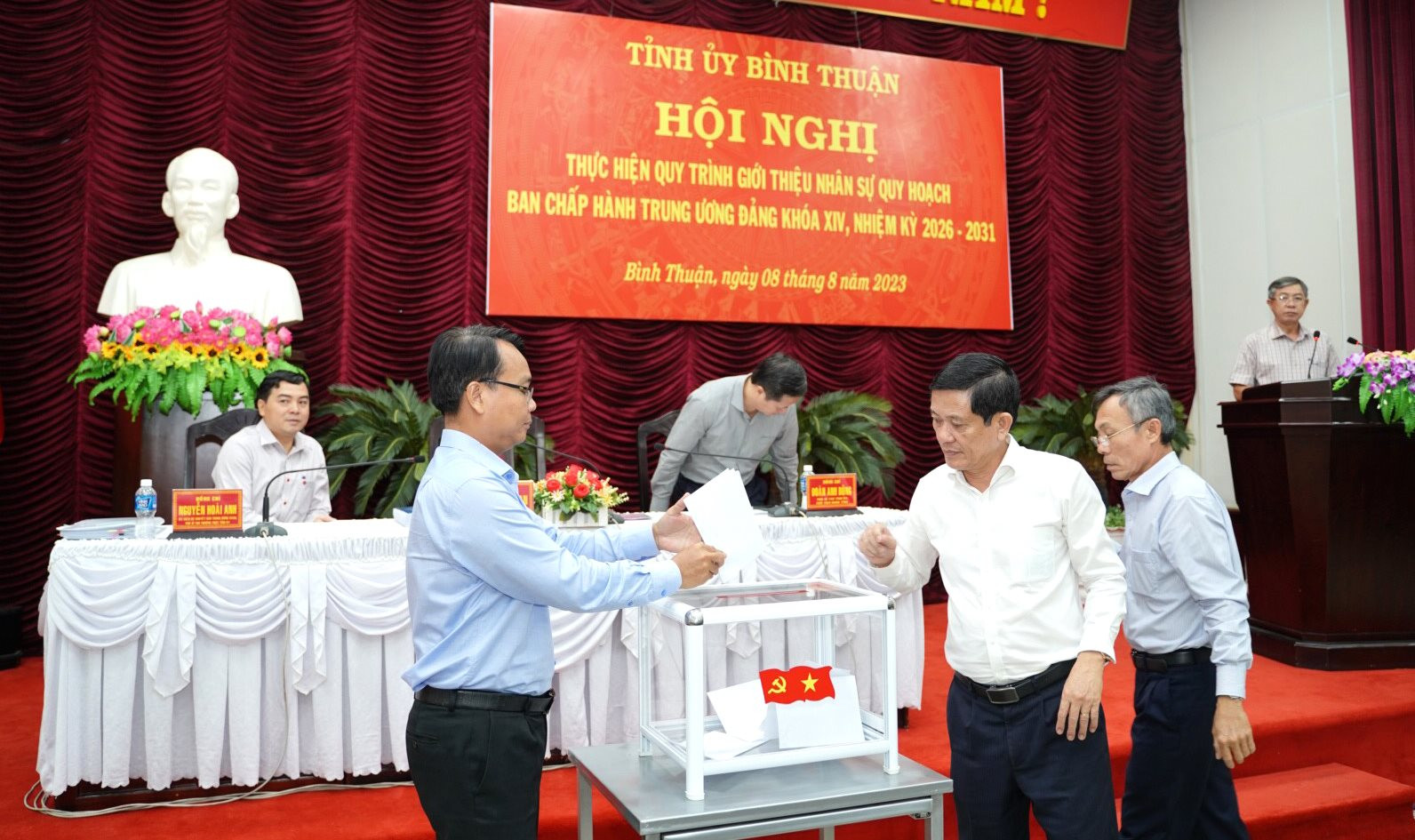 Bình Thuận giới thiệu nhân sự quy hoạch Ủy viên BCH Trung ương, khóa XIV - Ảnh 3.