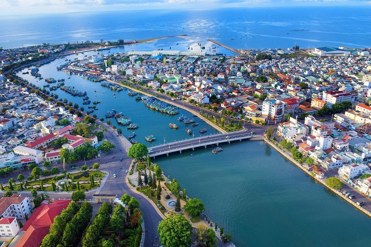 Mở rộng thành phố Phan Thiết, phát triển đô thị du lịch sinh thái hướng biển &quot;xanh và bền vững&quot; - Ảnh 1.
