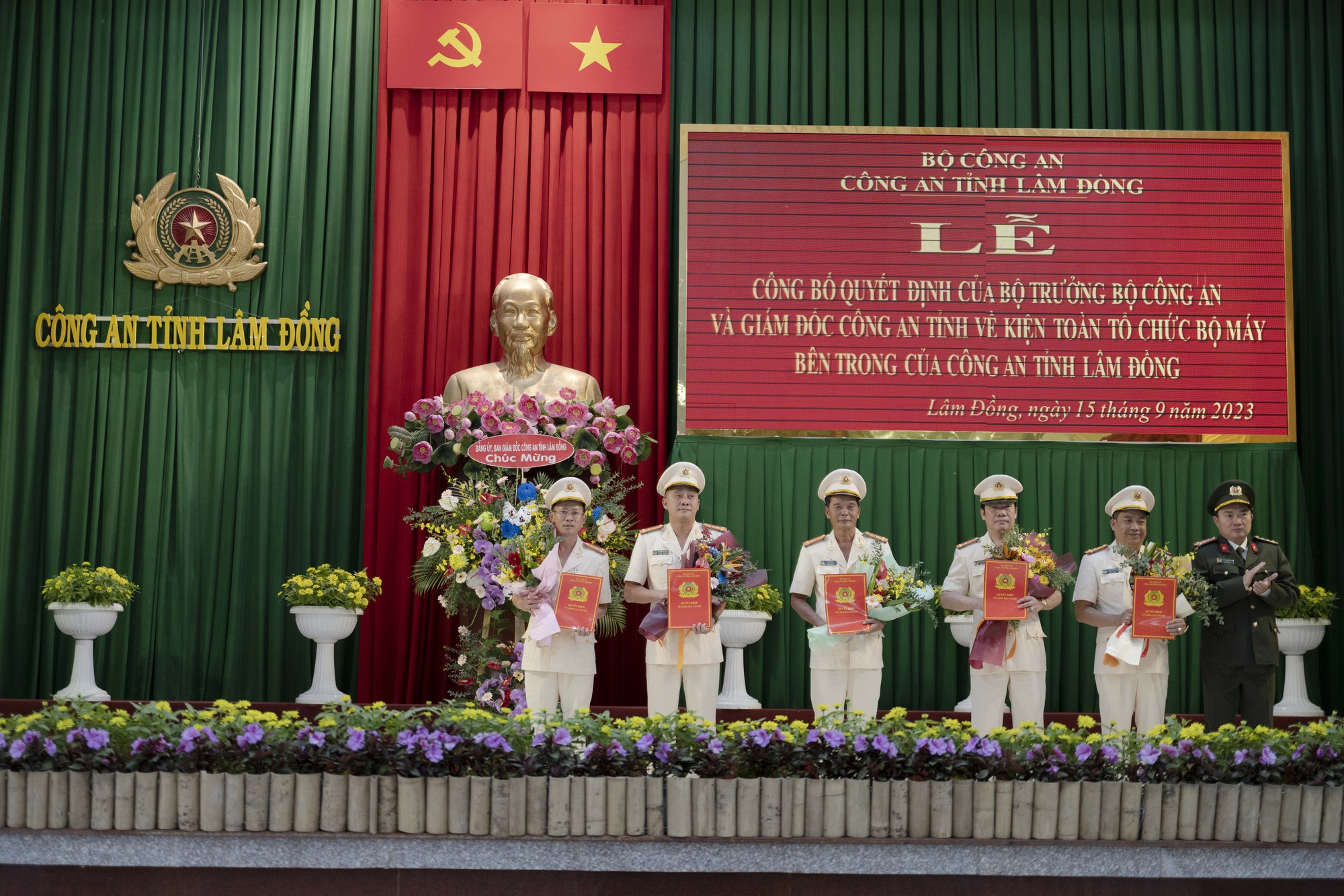 Công an tỉnh Lâm Đồng bố trí, điều động 50 lãnh đạo cấp phòng, Công an các đơn vị, địa phương - Ảnh 3.