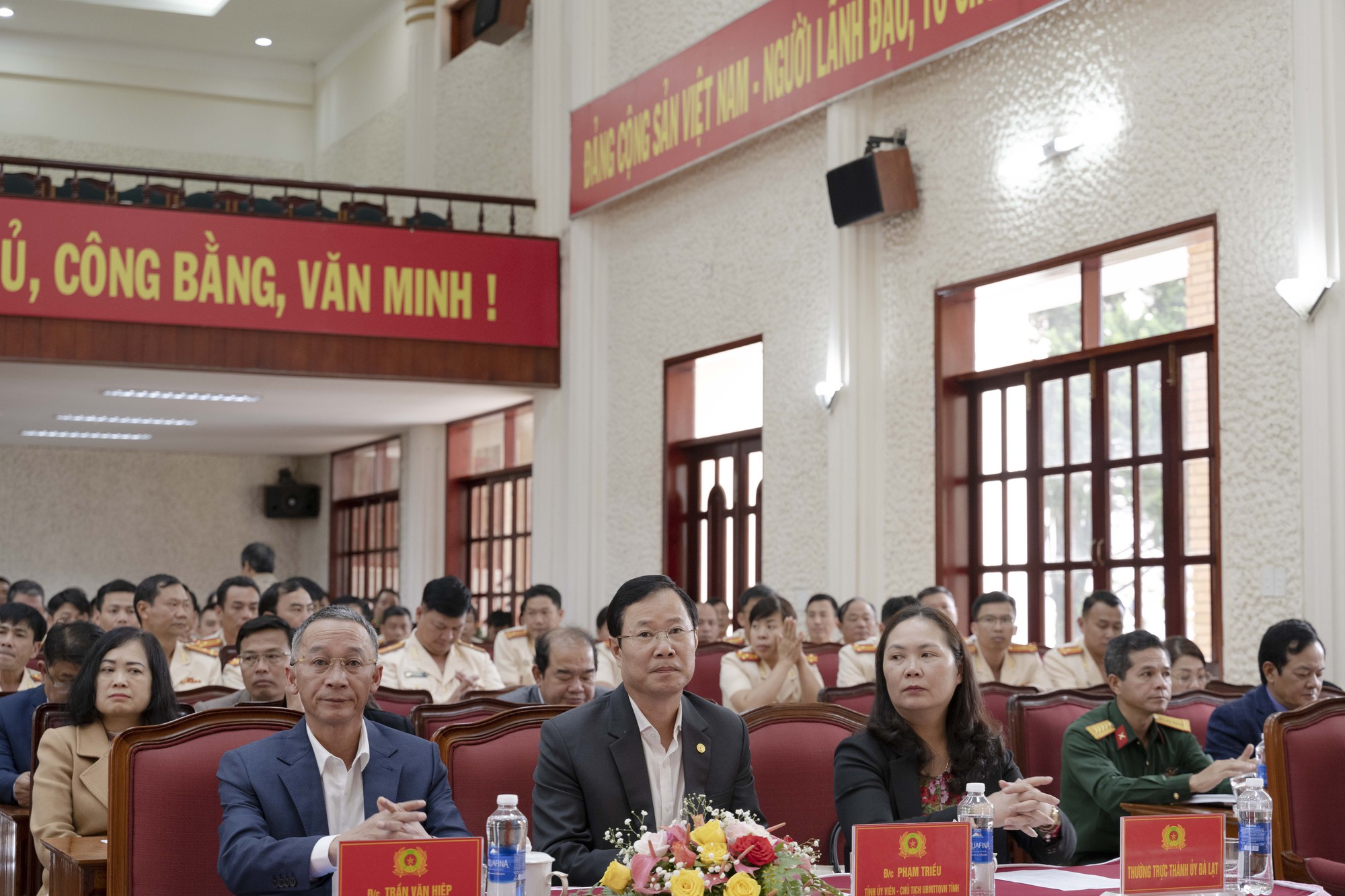 Công an tỉnh Lâm Đồng bố trí, điều động 50 lãnh đạo cấp phòng, Công an các đơn vị, địa phương - Ảnh 2.
