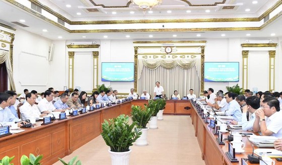 Bí thư Thành ủy TPHCM: Khuyến khích người dân tố giác hành vi tiêu cực, thiếu trách nhiệm của cán bộ - Ảnh 3.