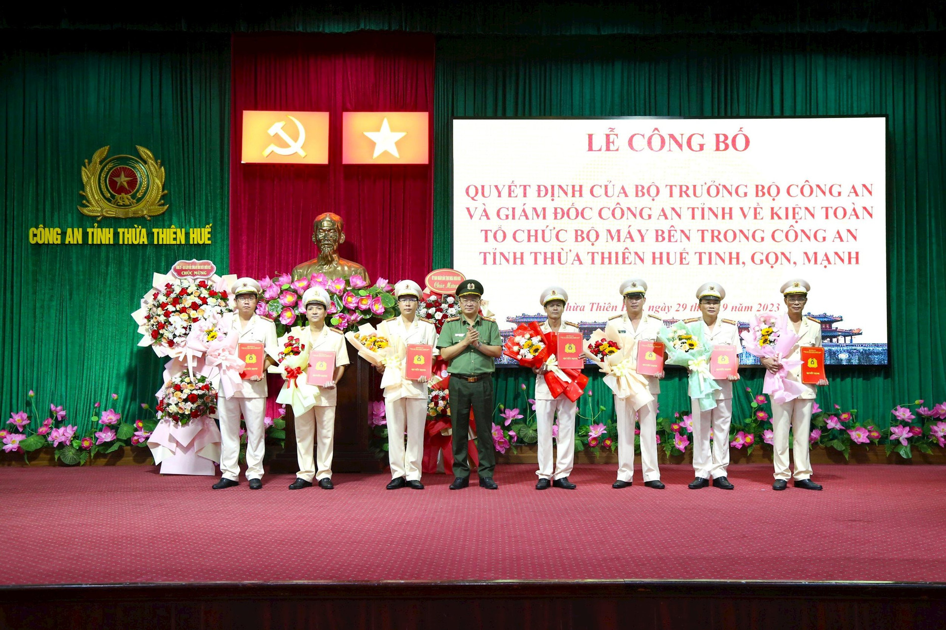 Công an Thừa Thiên Huế điều động, bổ nhiệm 32 lãnh đạo cấp phòng, công an cấp huyện - Ảnh 2.