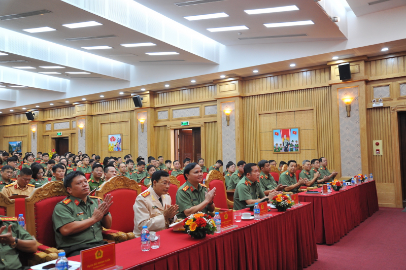 Thiếu tướng Đinh Văn Nơi trao quyết định bổ nhiệm Phó Cục trưởng A03- Ảnh 1.