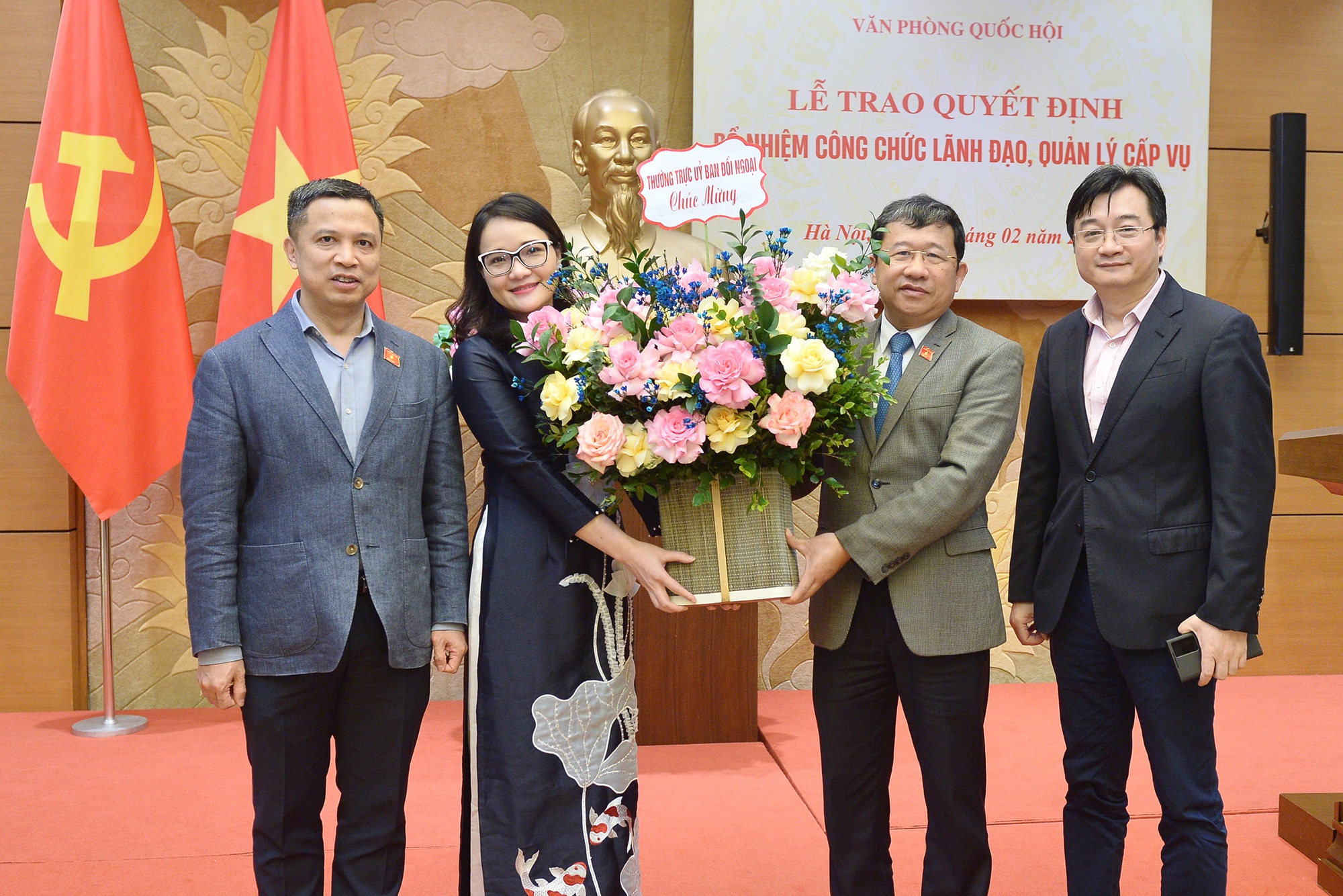 Tiếp nhận, bổ nhiệm tân Vụ trưởng, Phó Vụ trưởng Văn phòng Quốc hội