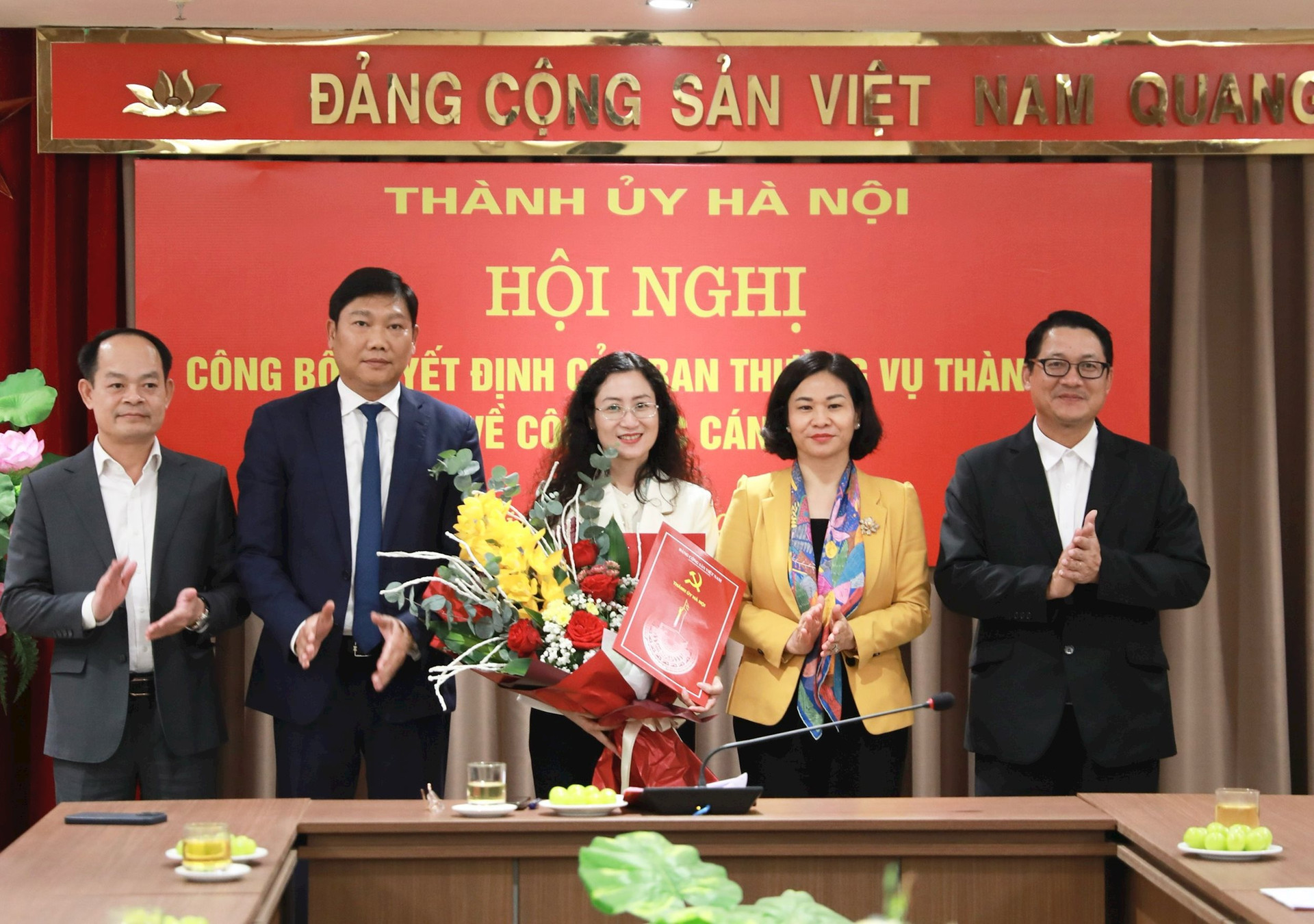 Ban Thường vụ Thành ủy, UBND thành phố Hà Nội bổ nhiệm, chuẩn y nhân sự 2 cơ quan- Ảnh 2.