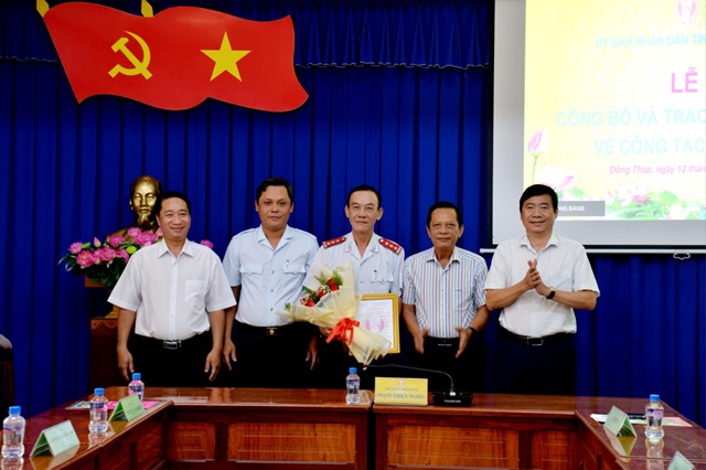 Trao quyết định bổ nhiệm tân Chánh Thanh tra tỉnh- Ảnh 2.