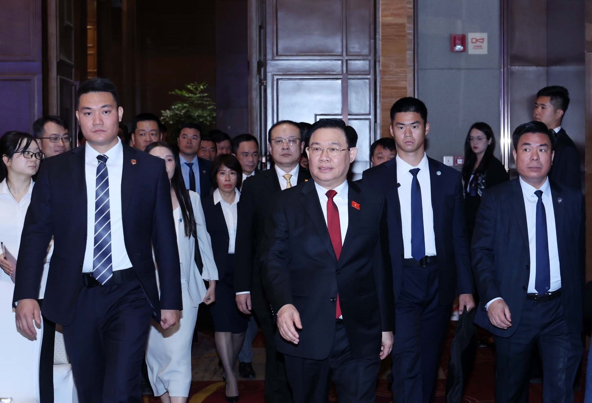 Chủ tịch Quốc hội Vương Đình Huệ kết thúc tốt đẹp chuyến thăm chính thức Trung Quốc- Ảnh 6.