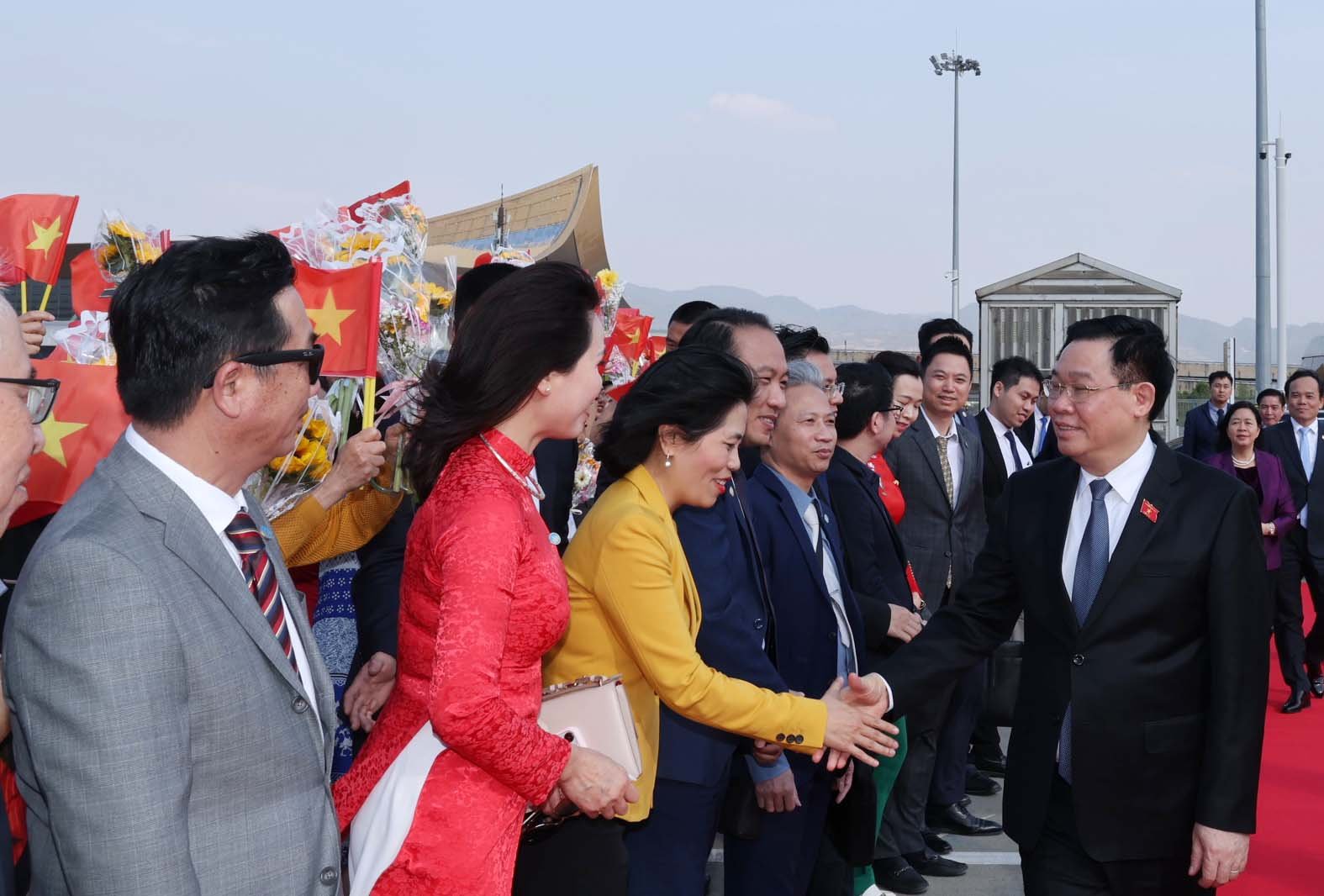 Chủ tịch Quốc hội Vương Đình Huệ kết thúc tốt đẹp chuyến thăm chính thức Trung Quốc- Ảnh 4.