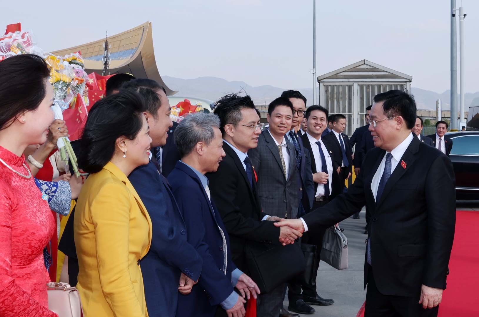 Chủ tịch Quốc hội Vương Đình Huệ kết thúc tốt đẹp chuyến thăm chính thức Trung Quốc- Ảnh 3.