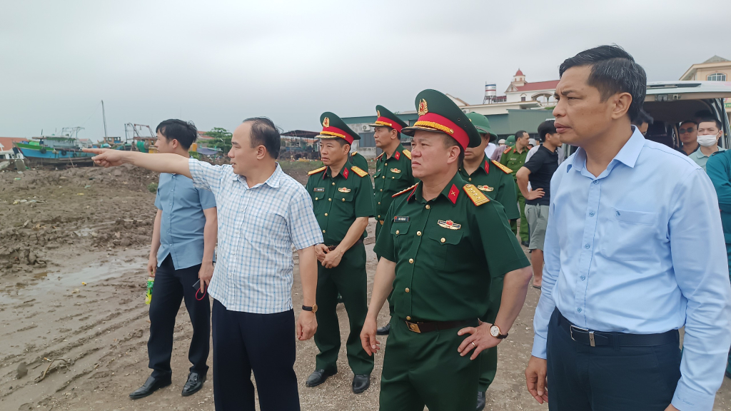 Tập trung tìm kiếm những người còn mất tích do chìm thuyền tại Quảng Ninh- Ảnh 4.