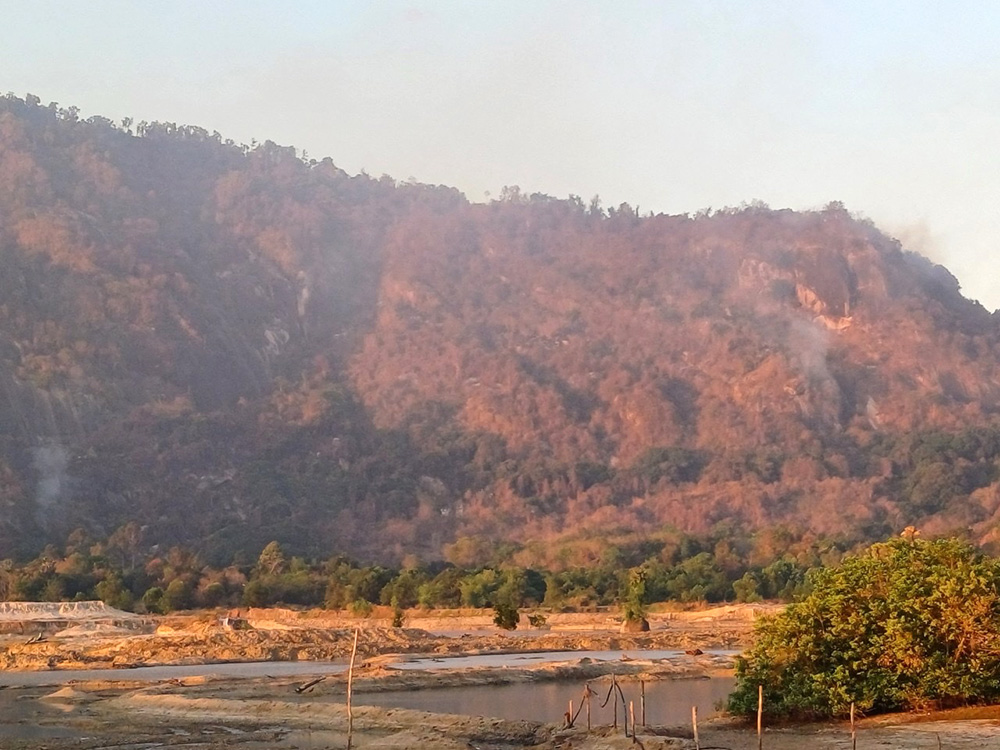 Nguy cơ cháy rừng cực kỳ nguy hiểm: Ban Thường vụ Tỉnh ủy, UBND tỉnh chỉ đạo cấp bách ứng phó- Ảnh 4.