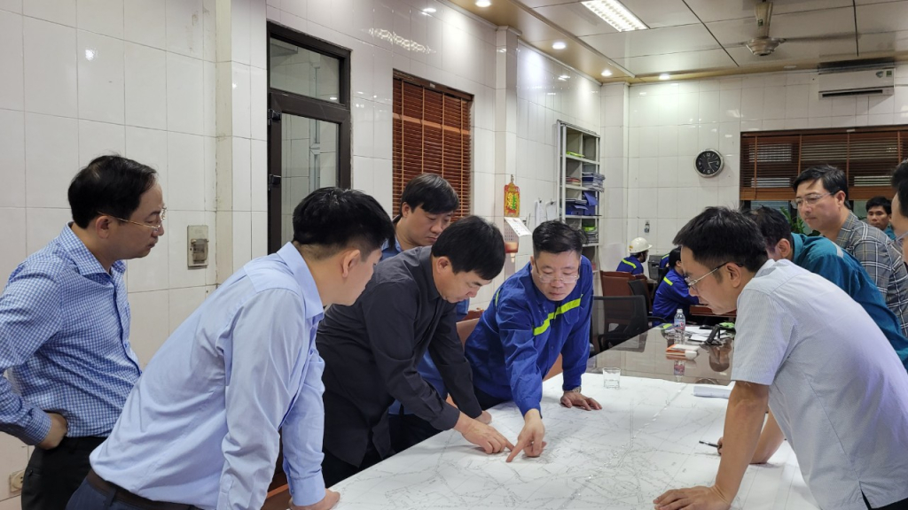 Thủ tướng chỉ đạo khẩn trương hỗ trợ gia đình các nạn nhân, khắc phục hậu quả vụ tai nạn hầm lò tại Quảng Ninh- Ảnh 2.