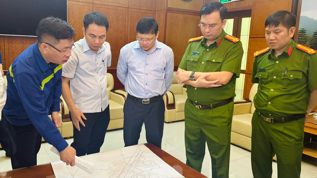 Thủ tướng chỉ đạo khẩn trương hỗ trợ gia đình các nạn nhân, khắc phục hậu quả vụ tai nạn hầm lò tại Quảng Ninh- Ảnh 1.