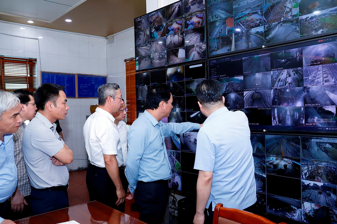 Đoàn công tác của Bộ Tài nguyên và Môi trường Đặng Quốc Khánh đến làm việc tại Công ty Than Thống Nhất - TKV
