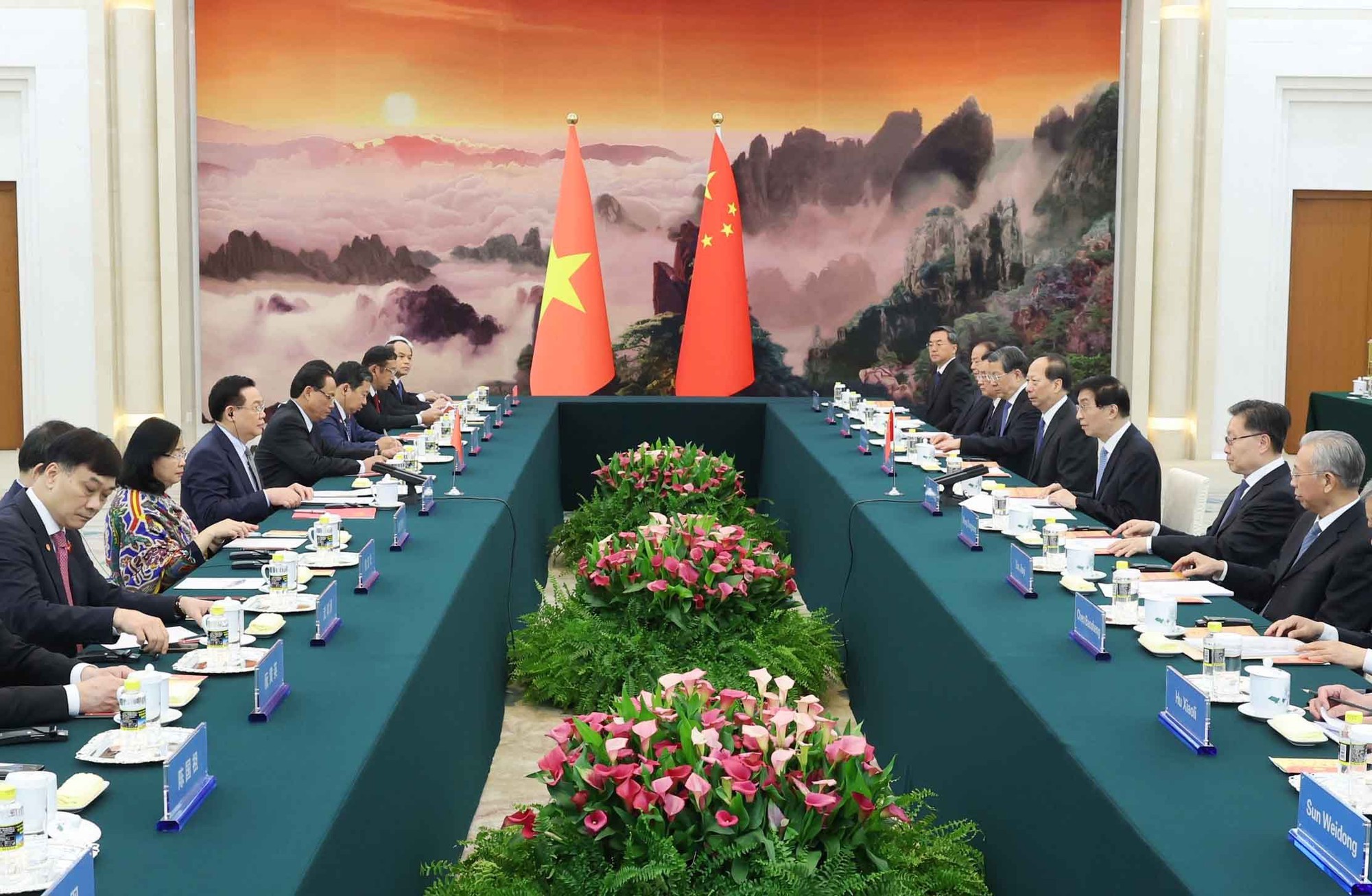 Chủ tịch Quốc hội Vương Đình Huệ kết thúc tốt đẹp chuyến thăm chính thức Trung Quốc- Ảnh 43.