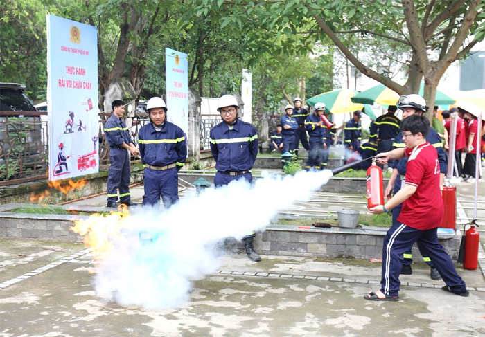 Ra mắt Trung tâm giáo dục cộng đồng về phòng cháy, chữa cháy và cứu nạn đầu tiên tại Việt Nam- Ảnh 1.