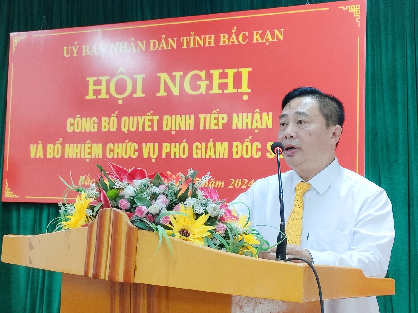 Tiếp nhận, bổ nhiệm Chủ tịch HĐND huyện giữ chức Phó Giám đốc Sở- Ảnh 2.