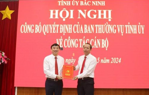 Điều động, bổ nhiệm Ủy viên Ban Thường vụ Tỉnh ủy giữ chức vụ mới- Ảnh 1.