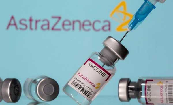Tiêm vaccine AstraZeneca có thể dẫn đến nguy cơ đông máu: Bộ Y tế nói gì?- Ảnh 1.