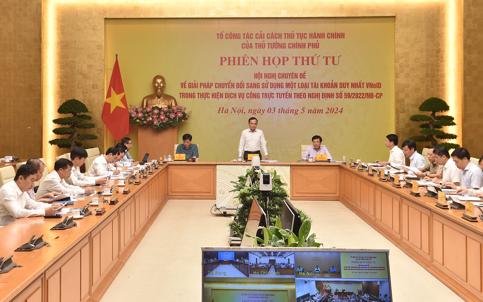 Phó Thủ tướng Trần Lưu Quang: Chỉ sử dụng tài khoản VNeID thực hiện dịch vụ công trực tuyến từ 1/7- Ảnh 3.