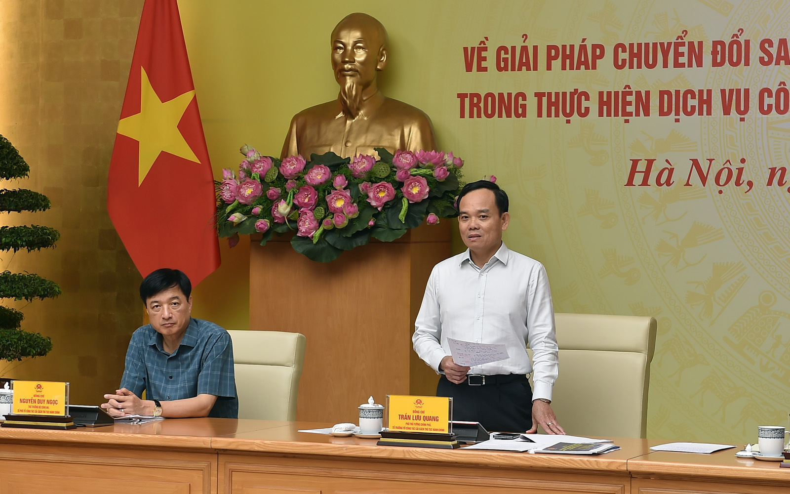 Phó Thủ tướng Trần Lưu Quang: Chỉ sử dụng tài khoản VNeID thực hiện dịch vụ công trực tuyến từ 1/7- Ảnh 2.