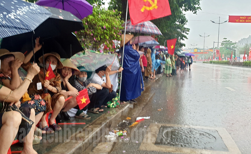 TOÀN CẢNH DIỄU BINH, DIỄU HÀNH KỶ NIỆM 70 NĂM CHIẾN THẮNG ĐIỆN BIÊN PHỦ 7/5/2024- Ảnh 98.