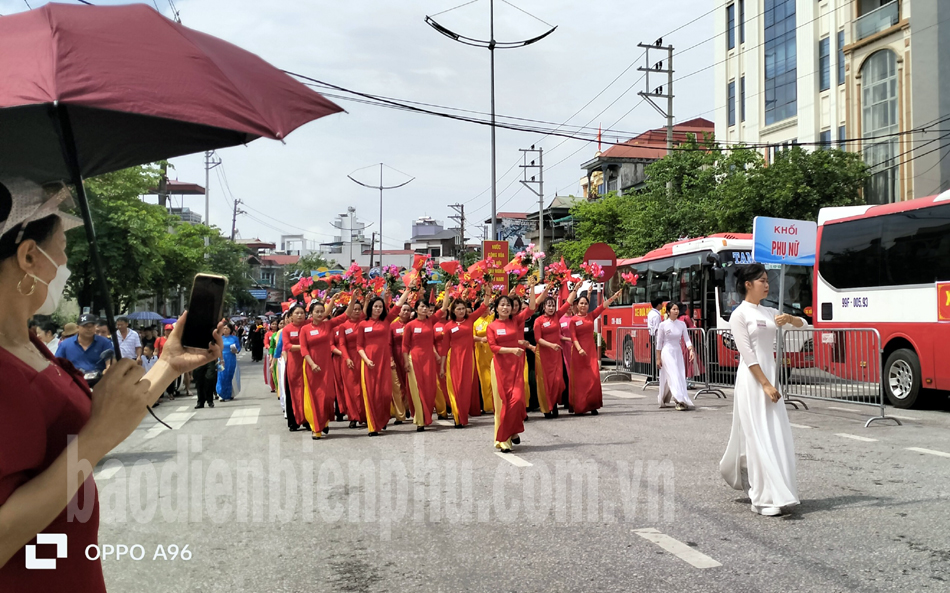 TOÀN CẢNH DIỄU BINH, DIỄU HÀNH KỶ NIỆM 70 NĂM CHIẾN THẮNG ĐIỆN BIÊN PHỦ 7/5/2024- Ảnh 36.